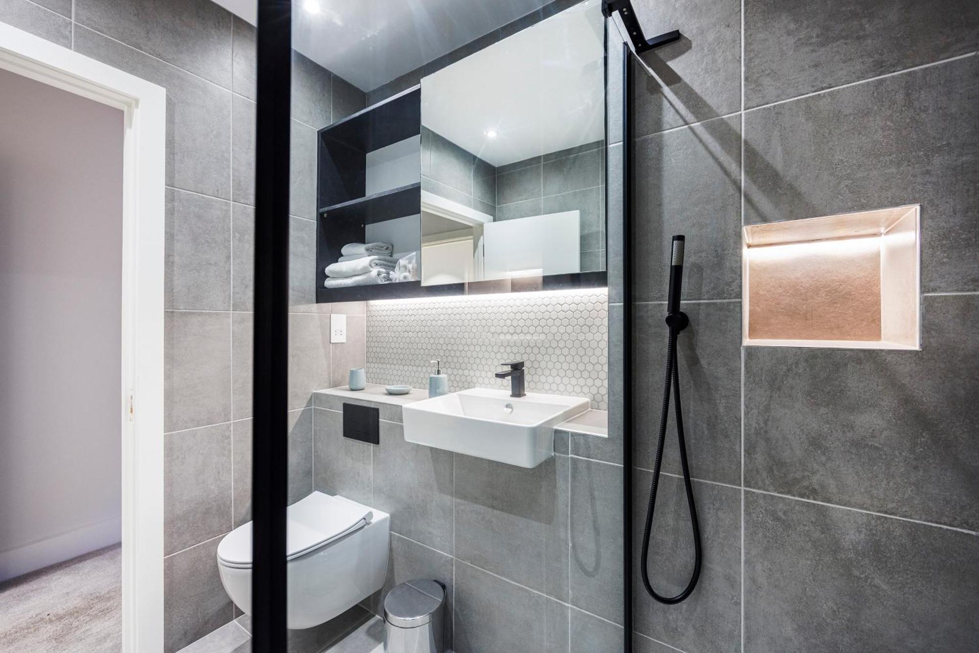 Luxury Spacious 2 Bed Apartment, London - Sk Bagian luar foto