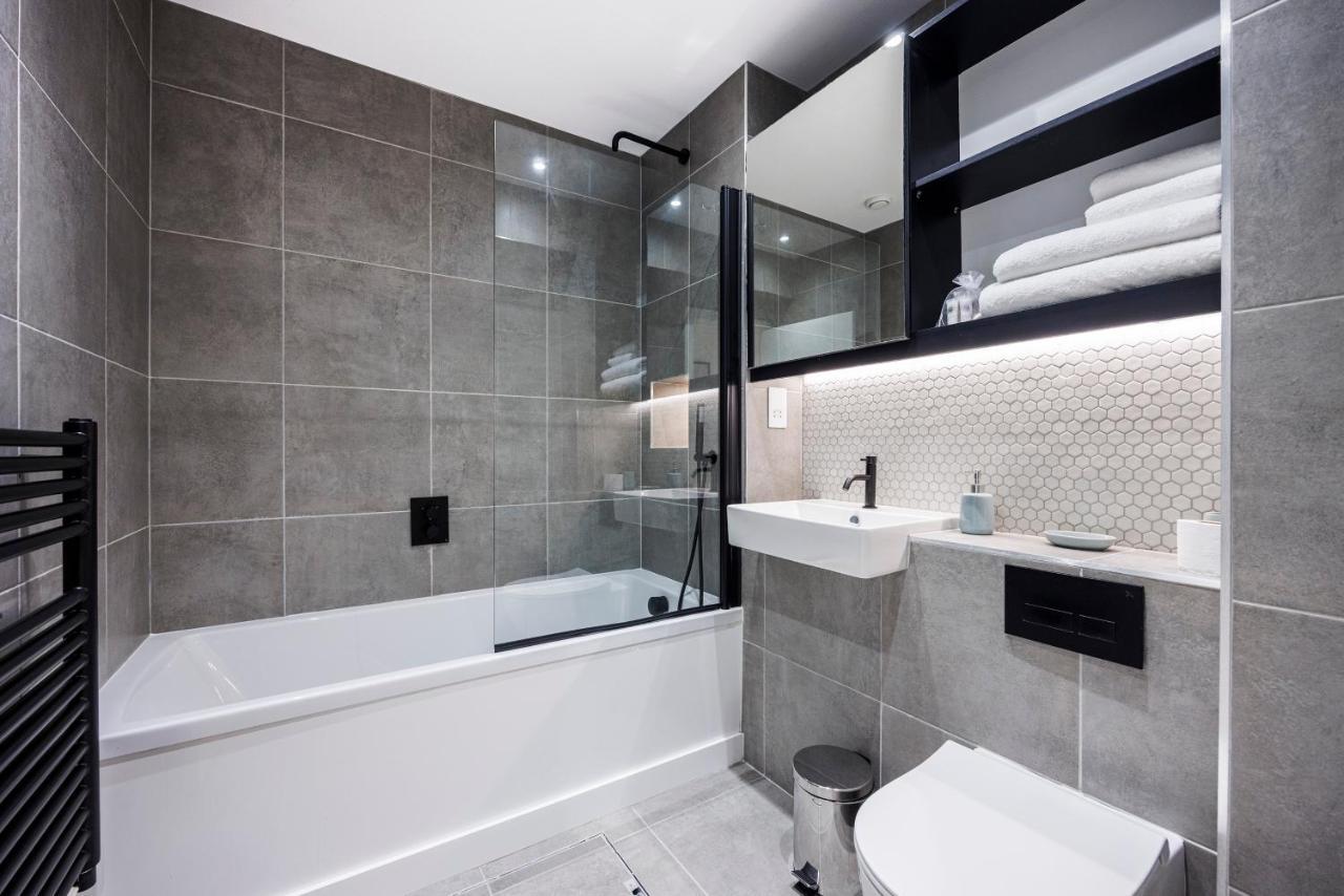 Luxury Spacious 2 Bed Apartment, London - Sk Bagian luar foto
