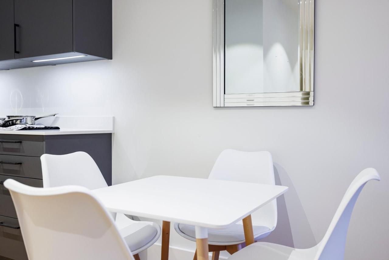 Luxury Spacious 2 Bed Apartment, London - Sk Bagian luar foto