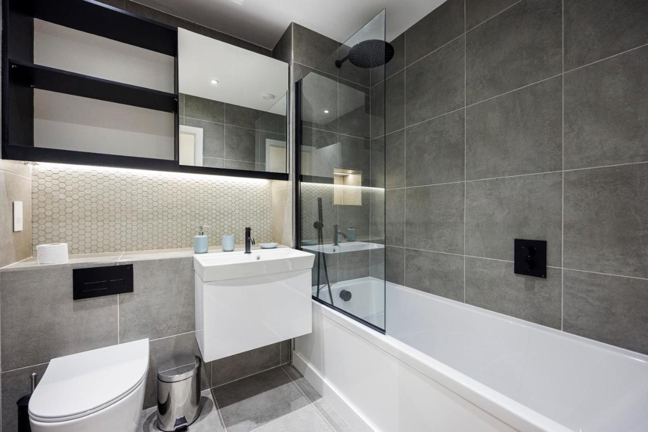 Luxury Spacious 2 Bed Apartment, London - Sk Bagian luar foto