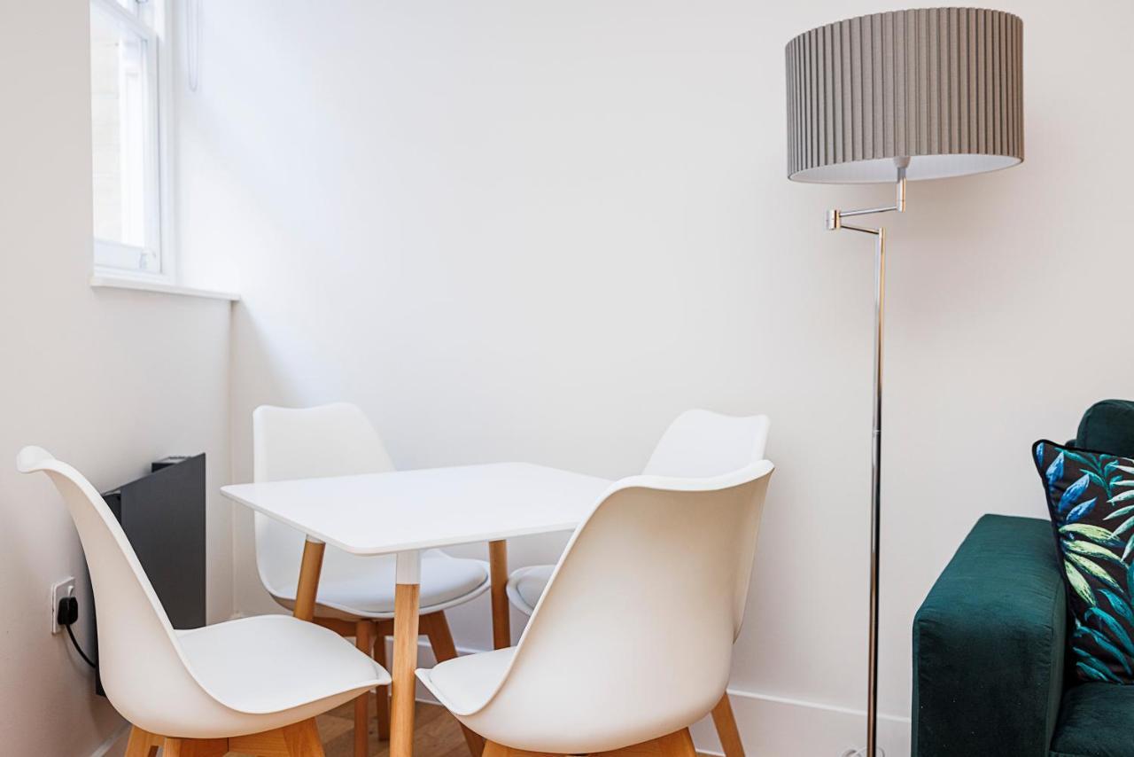 Luxury Spacious 2 Bed Apartment, London - Sk Bagian luar foto