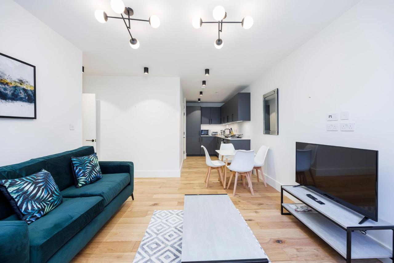Luxury Spacious 2 Bed Apartment, London - Sk Bagian luar foto