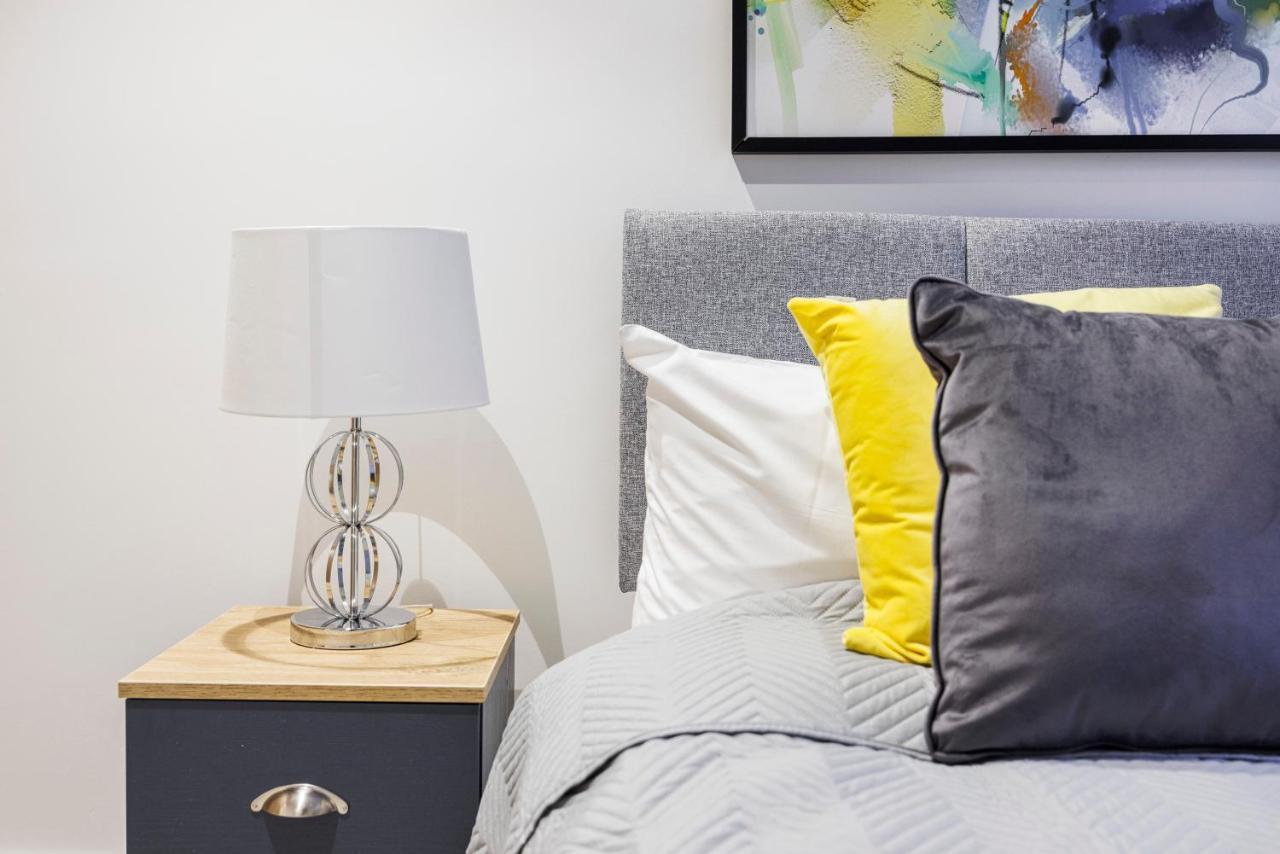 Luxury Spacious 2 Bed Apartment, London - Sk Bagian luar foto