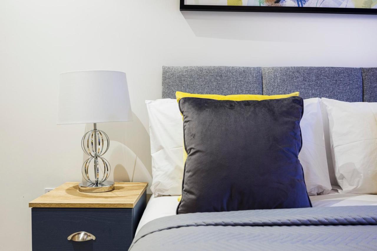 Luxury Spacious 2 Bed Apartment, London - Sk Bagian luar foto